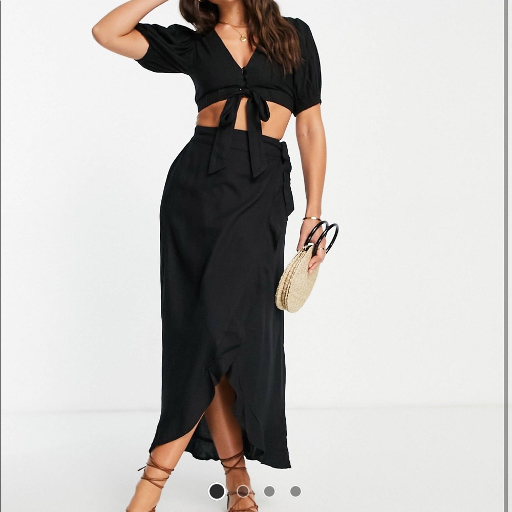 Frill beach skirt